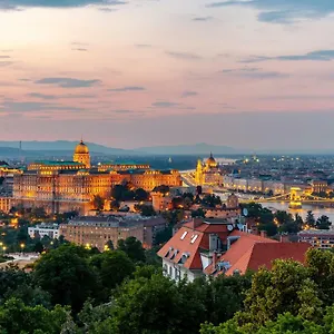Apartament On Gellert Hill Downtown With Free Garage & Castle View, Budapeszt